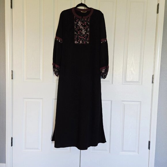 Shukr Clothing Dresses & Skirts - Printed Gown Solid Black Maxi Dress 100% Rayon Zip Crew Neck Size Large